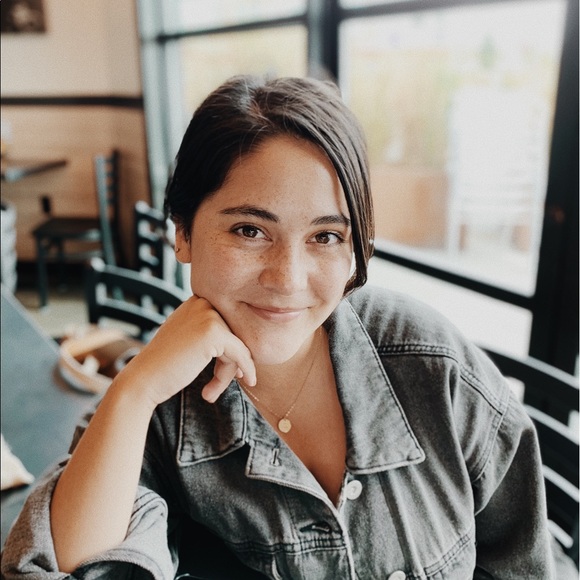 Meet your Posher, Chanel - Picture 1 of 1